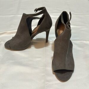 Grey Christian Siriano Heels Size 7W